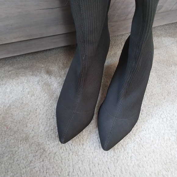 Women 9.5 Sock boot heel LIKE NEW! - Picture 3 of 6